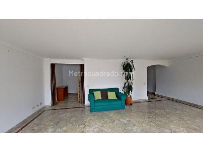 Apartamento de 3 alcobas en venta en Santa Barbara, Bogotá, 119 m² · foto 8 de 18