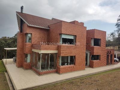 Casa de 5 alcobas en venta en Cerros De Yerbabuena, Chía · foto 2 de 20