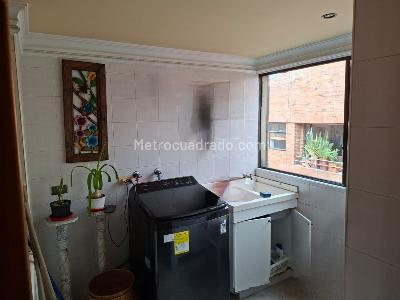 Apartamento de 3 alcobas en venta en Santa Barbara Occidental, Bogotá, 201 m² · foto 9 de 14