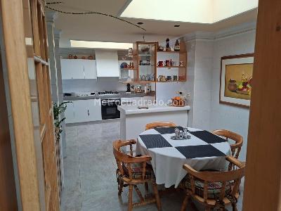 Apartamento de 3 alcobas en venta en Santa Barbara Occidental, Bogotá, 201 m² · foto 12 de 14