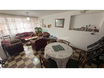 Casa en venta en Puente Aranda, Bogotá · foto 2 de 14