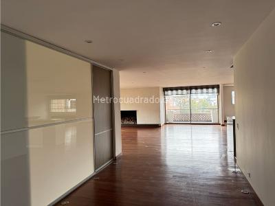 Apartamento de 2 alcobas en venta en La Cabrera, Bogotá, 249 m² · foto 3 de 20