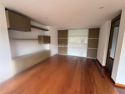 Apartamento de 2 alcobas en venta en La Cabrera, Bogotá, 249 m² · foto 4 de 20