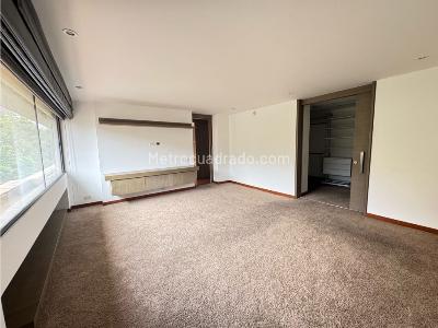 Apartamento de 2 alcobas en venta en La Cabrera, Bogotá, 249 m² · foto 8 de 20