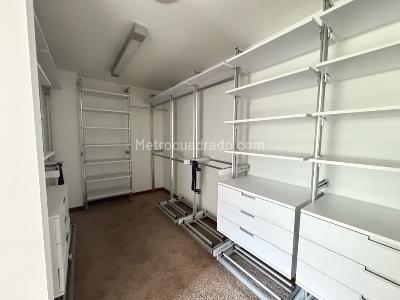 Apartamento de 2 alcobas en venta en La Cabrera, Bogotá, 249 m² · foto 9 de 20