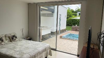 Casa de 5 alcobas en venta en Cr Pontevedra, Armenia, 1761 m² · foto 2 de 14