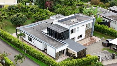 Casa de 5 alcobas en venta en Cr Pontevedra, Armenia, 1761 m² · foto 6 de 14