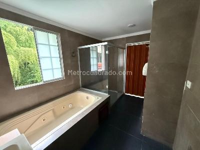 Casa de 4 alcobas en venta en Avenida Centenario, Armenia, 670 m² · foto 17 de 20