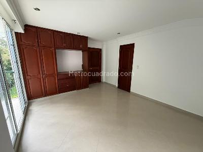 Casa de 4 alcobas en venta en Avenida Centenario, Armenia, 670 m² · foto 3 de 20