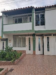 Casa de 3 alcobas en venta en Provenza, Bucaramanga, 336 m² · foto 2 de 12