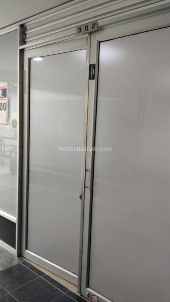 Local Comercial en Arriendo, Centro, Pereira - Więcej
