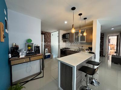 Apartamento de 3 alcobas en venta en Poblado Ciudad Del Rio, Medellín, 121 m² · foto 2 de 13