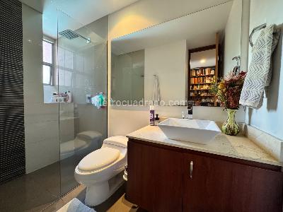 Apartamento de 3 alcobas en venta en Laureles, Medellín, 157 m² · foto 15 de 16