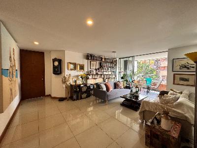 Apartamento de 3 alcobas en venta en Laureles, Medellín, 157 m² · foto 2 de 16