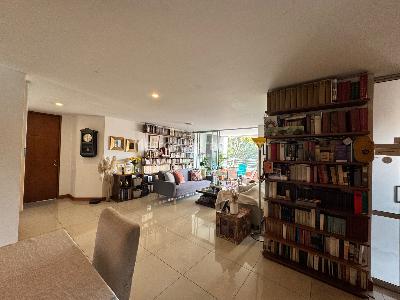 Apartamento de 3 alcobas en venta en Laureles, Medellín, 157 m² · foto 5 de 16
