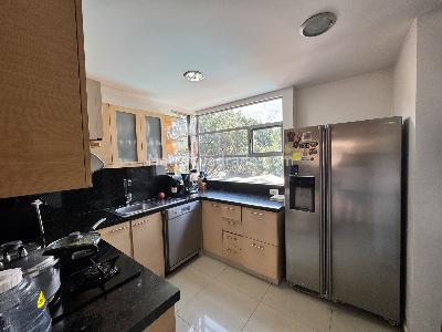 Apartamento de 3 alcobas en venta en Laureles, Medellín, 157 m² · foto 8 de 16