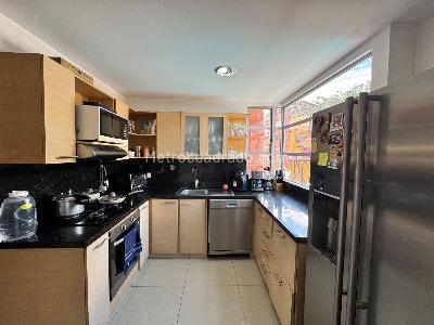Apartamento de 3 alcobas en venta en Laureles, Medellín, 157 m² · foto 9 de 16