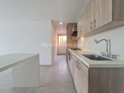 Apartamento de 3 alcobas en venta en Camino Verde, Envigado, 85 m² · foto 11 de 18