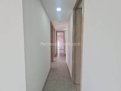 Apartamento de 3 alcobas en venta en Camino Verde, Envigado, 85 m² · foto 4 de 18