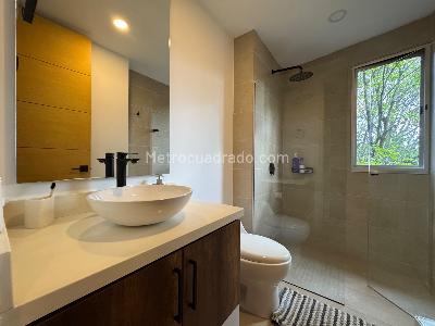 Apartamento de 2 alcobas en venta en Poblado San Lucas, Medellín, 167 m² · foto 15 de 19