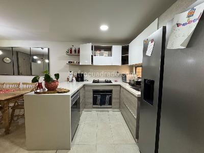 Apartamento en venta en Laureles, Medellín · foto 2 de 17