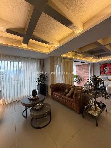 Apartamento de 2 alcobas en venta en El Poblado El Tesoro, Medellín, 118 m² · foto 4 de 11