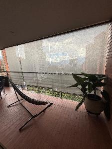 Apartamento de 2 alcobas en venta en El Poblado El Tesoro, Medellín, 118 m² · foto 9 de 11