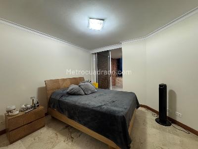 Apartamento de 3 alcobas en venta en Laureles, Medellín, 133 m² · foto 12 de 15