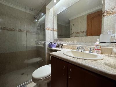 Apartamento de 3 alcobas en venta en Laureles, Medellín, 133 m² · foto 13 de 15