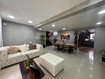 Casa de 3 alcobas en venta en Loma De Los Mesa, Envigado, 168 m² · foto 10 de 18