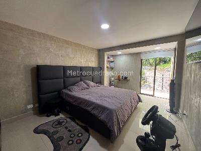 Casa de 3 alcobas en venta en Loma De Los Mesa, Envigado, 168 m² · foto 14 de 18