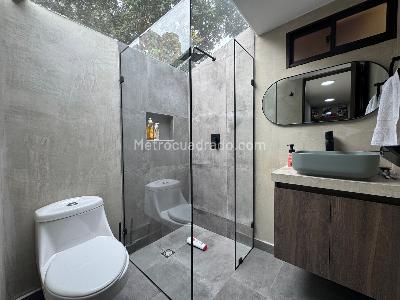 Casa de 3 alcobas en venta en Loma De Los Mesa, Envigado, 168 m² · foto 16 de 18
