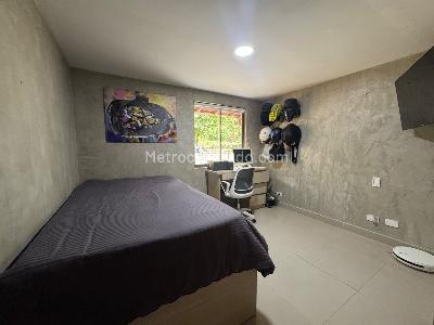 Casa de 3 alcobas en venta en Loma De Los Mesa, Envigado, 168 m² · foto 17 de 18