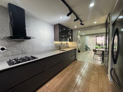 Casa de 3 alcobas en venta en Loma De Los Mesa, Envigado, 168 m² · foto 5 de 18