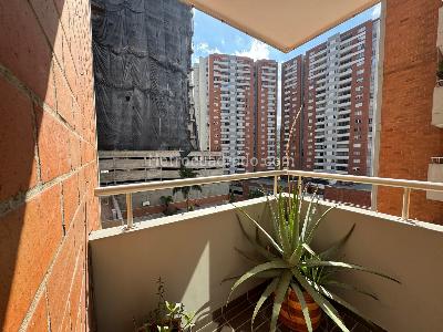 Apartamento de 3 alcobas en venta en Los Colores, Medellín, 96 m² · foto 11 de 18