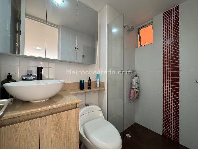 Apartamento de 3 alcobas en venta en Los Colores, Medellín, 96 m² · foto 12 de 18