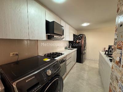 Apartamento de 3 alcobas en venta en Los Colores, Medellín, 96 m² · foto 4 de 18