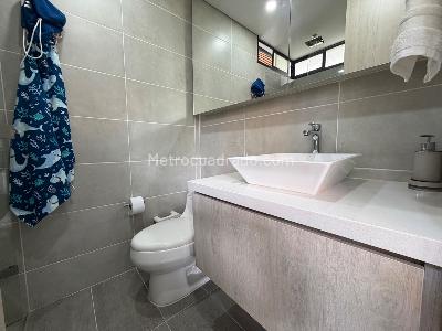 Apartamento de 2 alcobas en venta en Loma De Las Brujas, Envigado, 110 m² · foto 14 de 15