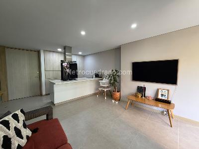 Apartamento de 2 alcobas en venta en Loma De Las Brujas, Envigado, 110 m² · foto 3 de 15