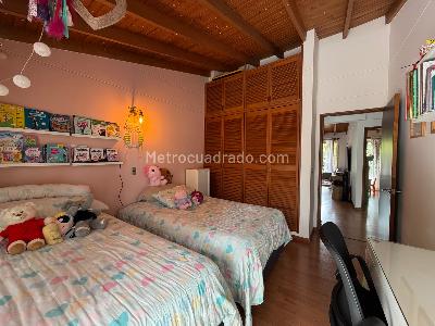 Casa de 3 alcobas en venta en La Sebastiana, Envigado, 268 m² · foto 11 de 18