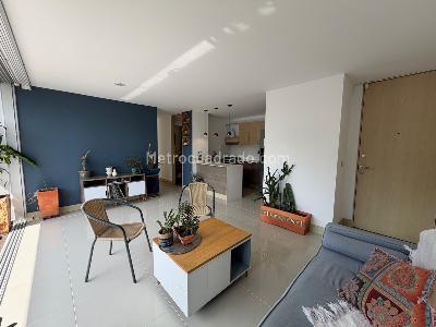 Apartamento de 3 alcobas en venta en El Poblado Loma Del Indio, Medellín, 72 m² · foto 2 de 14