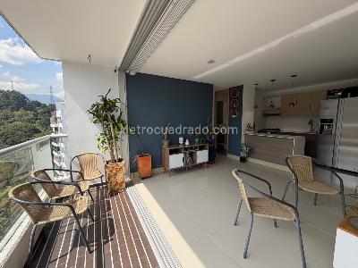 Apartamento de 3 alcobas en venta en El Poblado Loma Del Indio, Medellín, 72 m² · foto 3 de 14