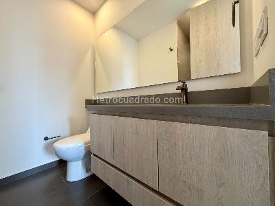 Apartamento de 2 alcobas en venta en Sector Padre Marianito, Medellín, 81 m² · foto 9 de 14