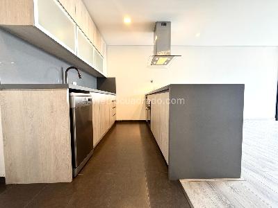 Apartamento de 2 alcobas en venta en Sector Padre Marianito, Medellín, 81 m² · foto 4 de 14