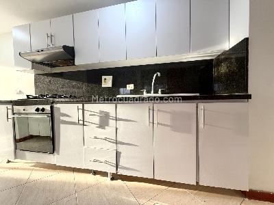 Apartamento de 3 alcobas en venta en La Abadia, Envigado, 113 m² · foto 3 de 17