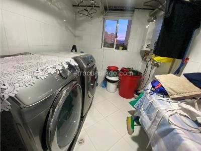 Apartamento de 4 alcobas en venta en Ciudad Salitre Oriental, Bogotá, 240 m² · foto 16 de 17