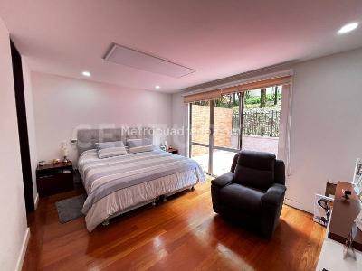 Apartamento de 4 alcobas en venta en Balcones De Lindaraja, Bogotá, 319 m² · foto 5 de 20