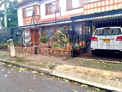 Casa en venta en Normandia, Bogotá · foto 2 de 7