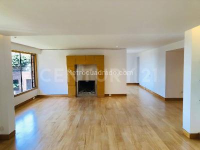 Apartamento de 3 alcobas en arriendo en Chico Reservado, Bogotá, 246 m² · foto 5 de 20