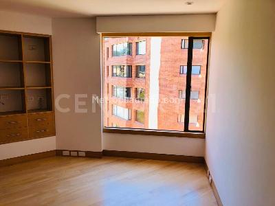 Apartamento de 3 alcobas en arriendo en Chico Reservado, Bogotá, 246 m² · foto 6 de 20